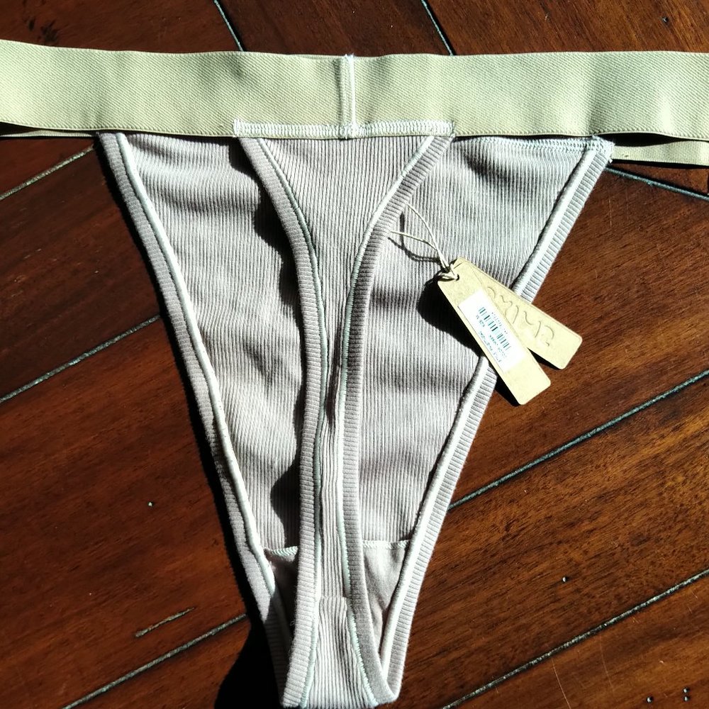 NWT SKIMS 3x Ribbed Cotton Blend Thong Umber